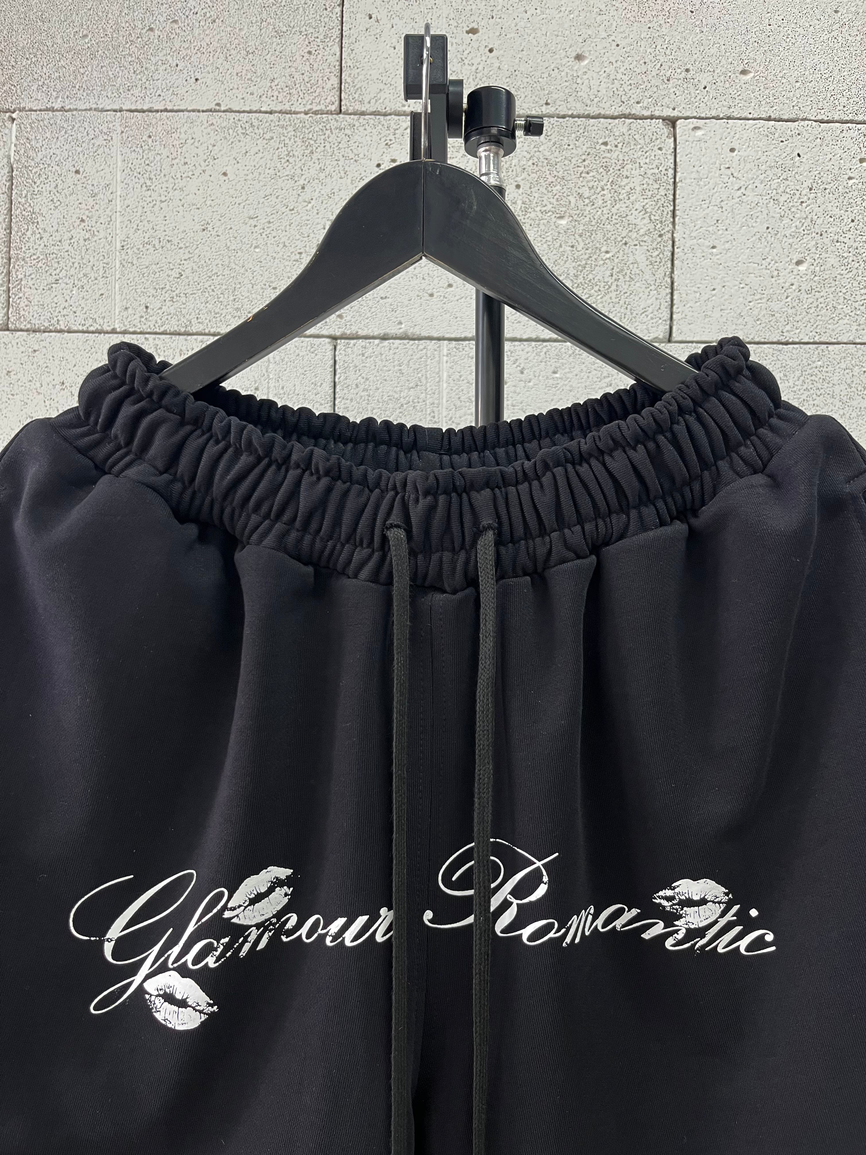 «GLAMOUR ROMANTIC» SHORTS