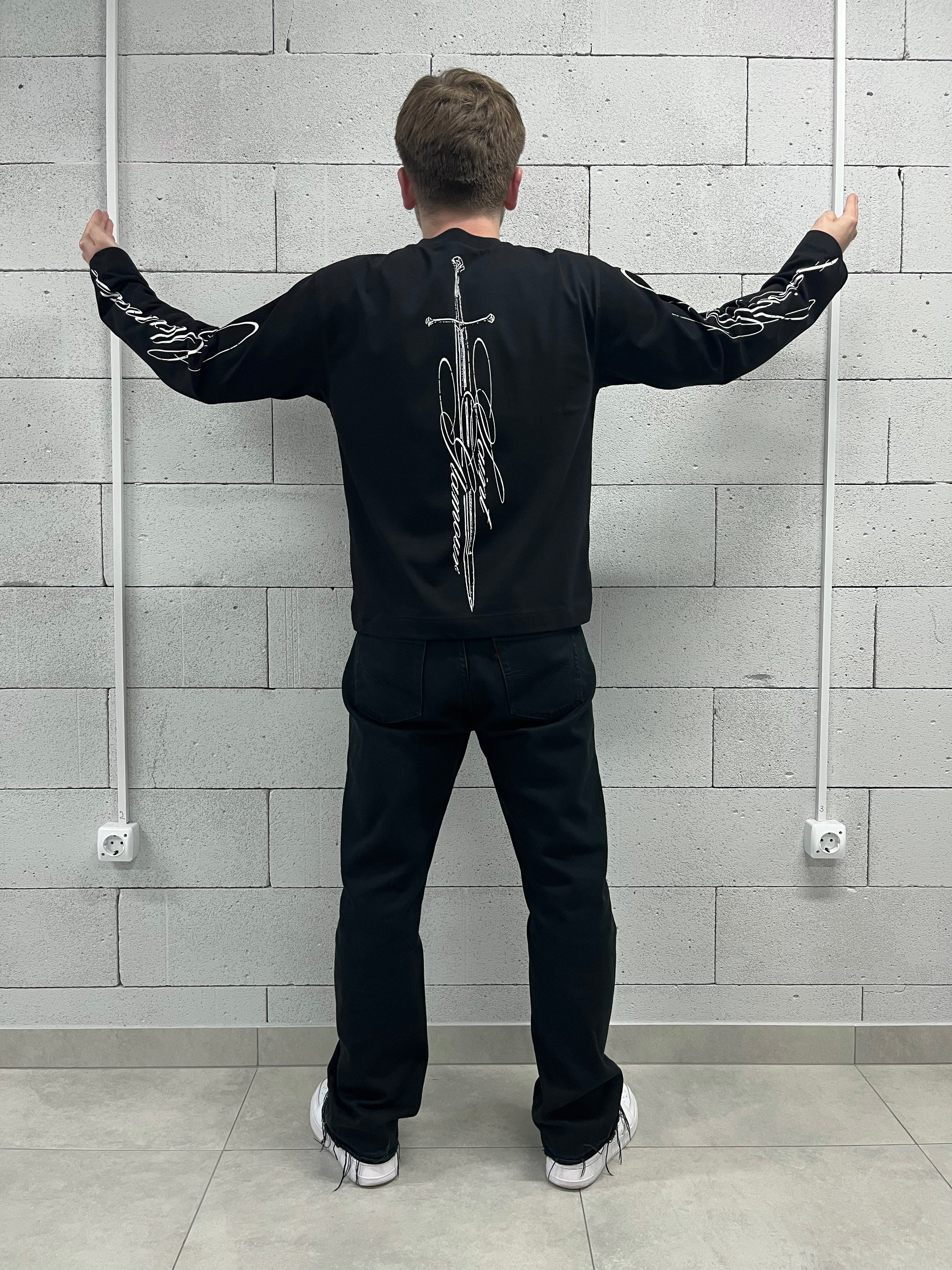 «DAGGER» BLACK LONGSLEEVE