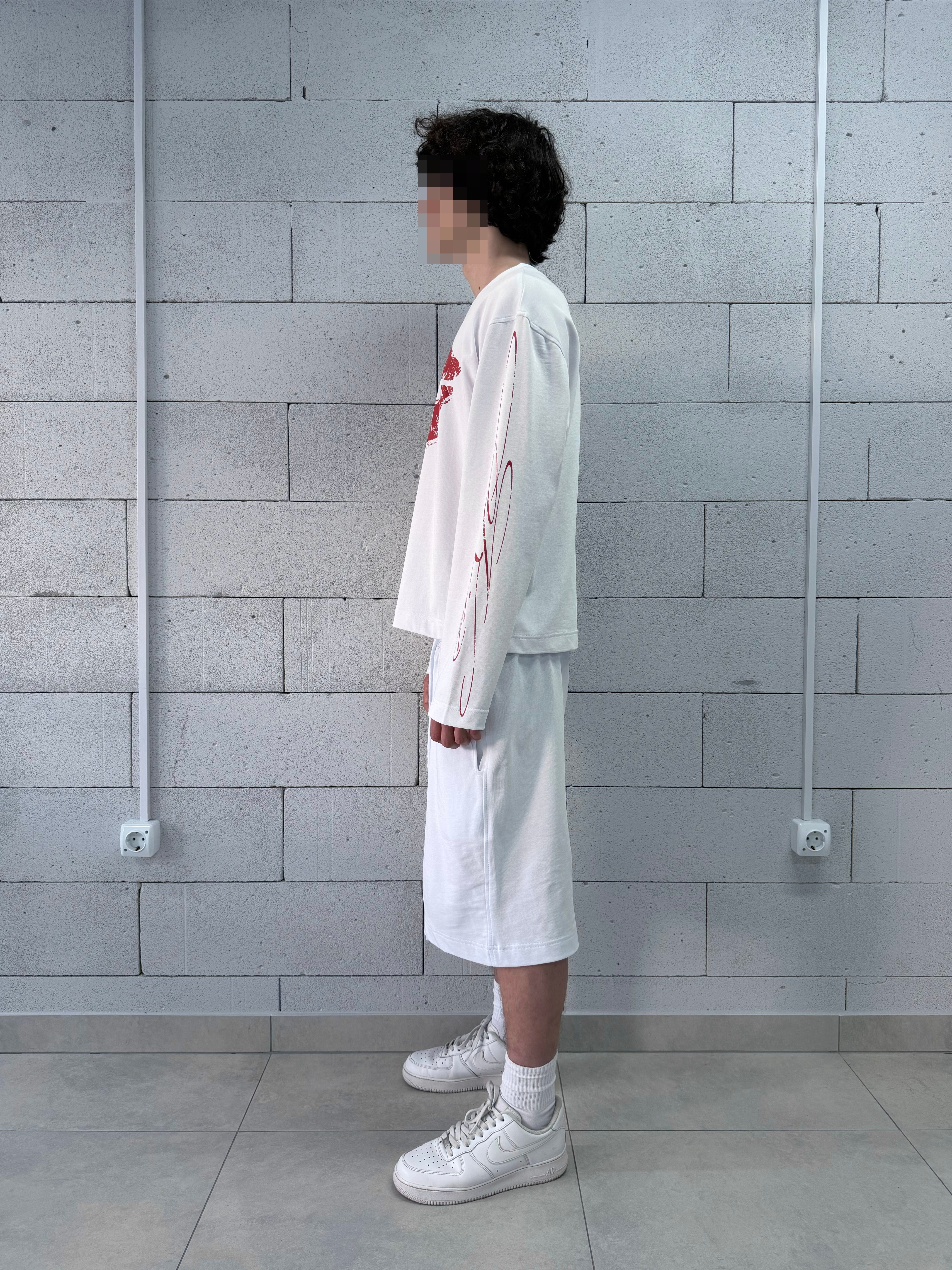 «LOVE KISS» WHITE LONGSLEEVE