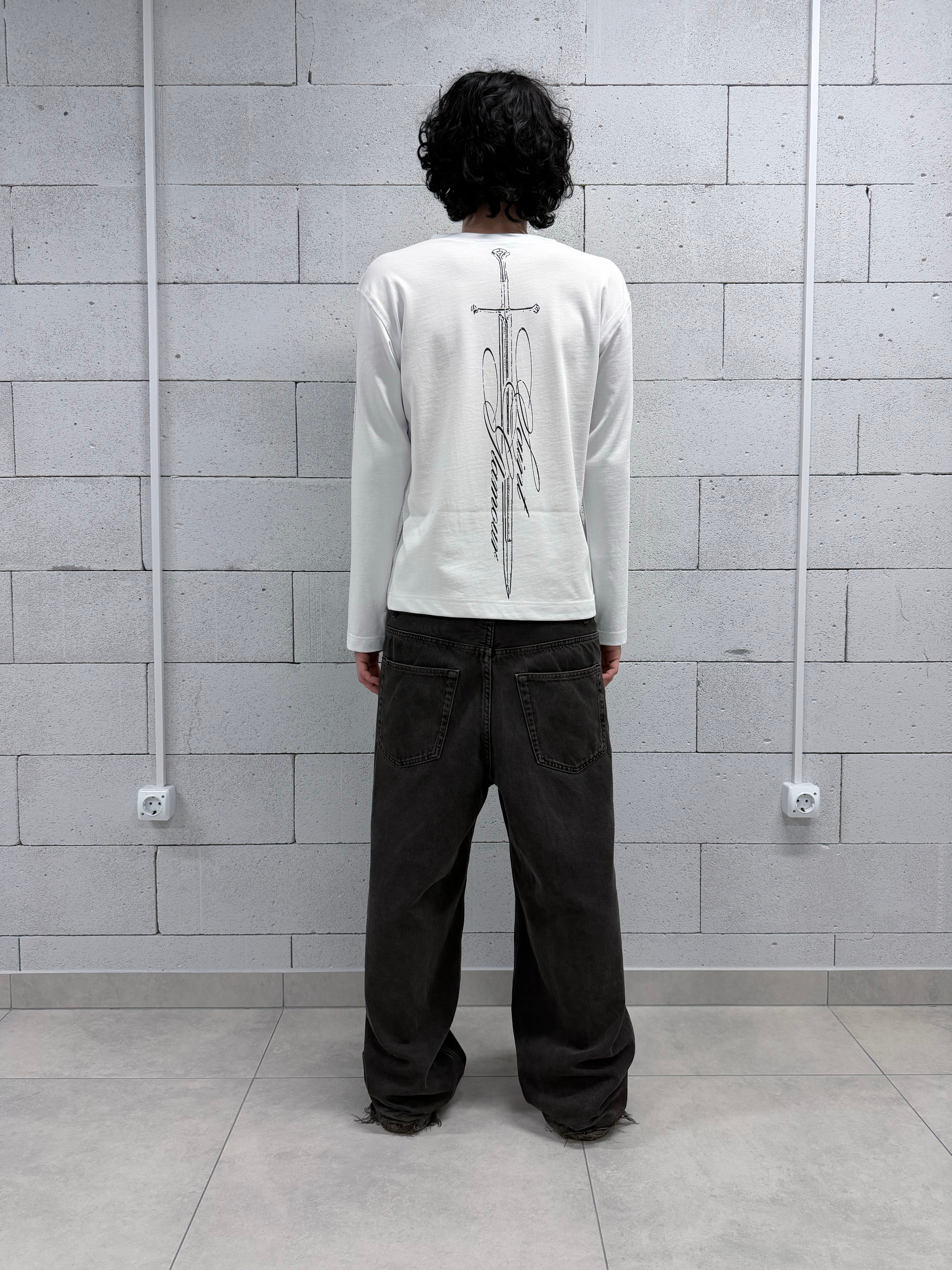«DAGGER» WHITE LONGSLEEVE