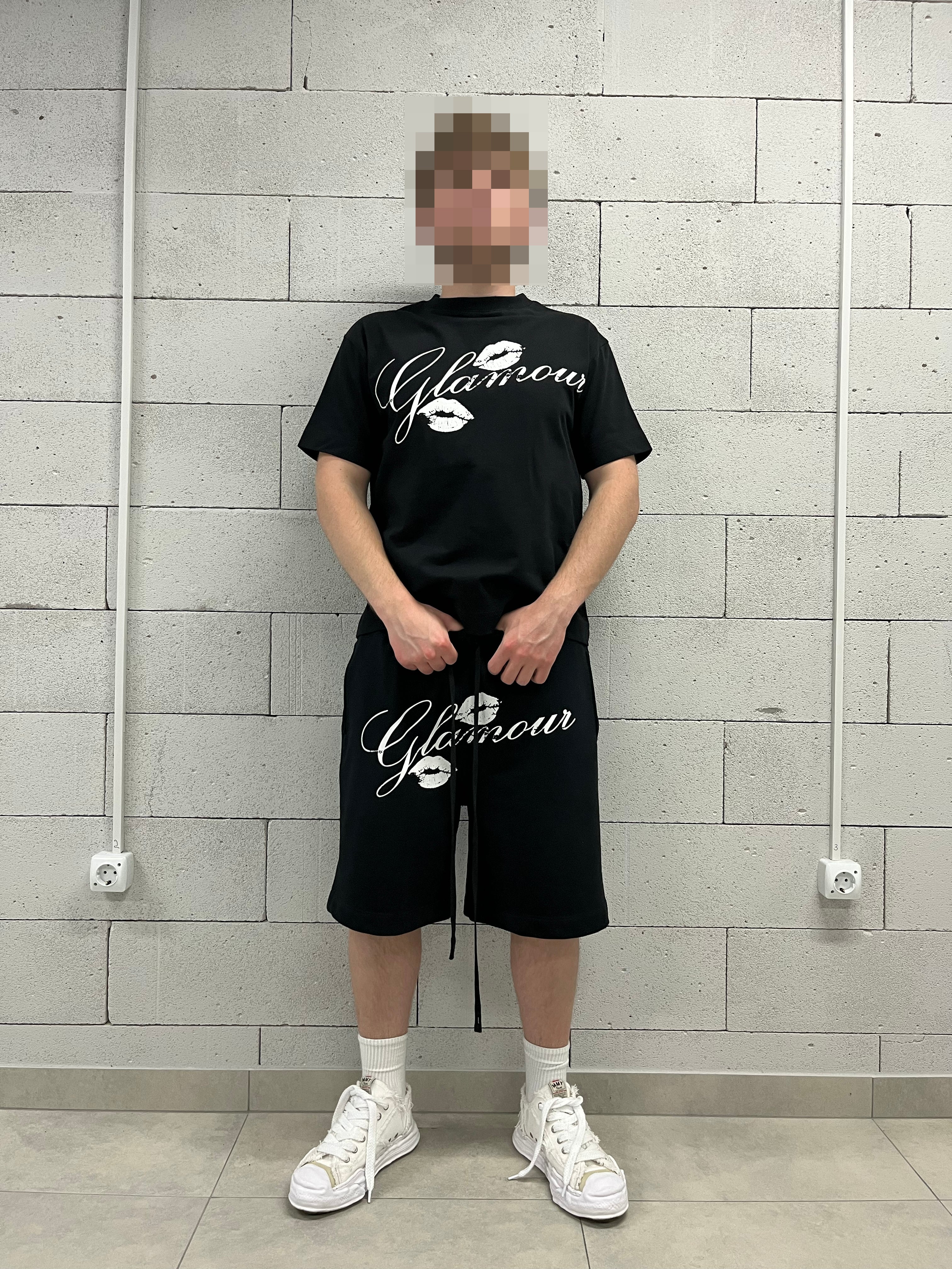 «GLAMOUR» BLACK T-SHIRT