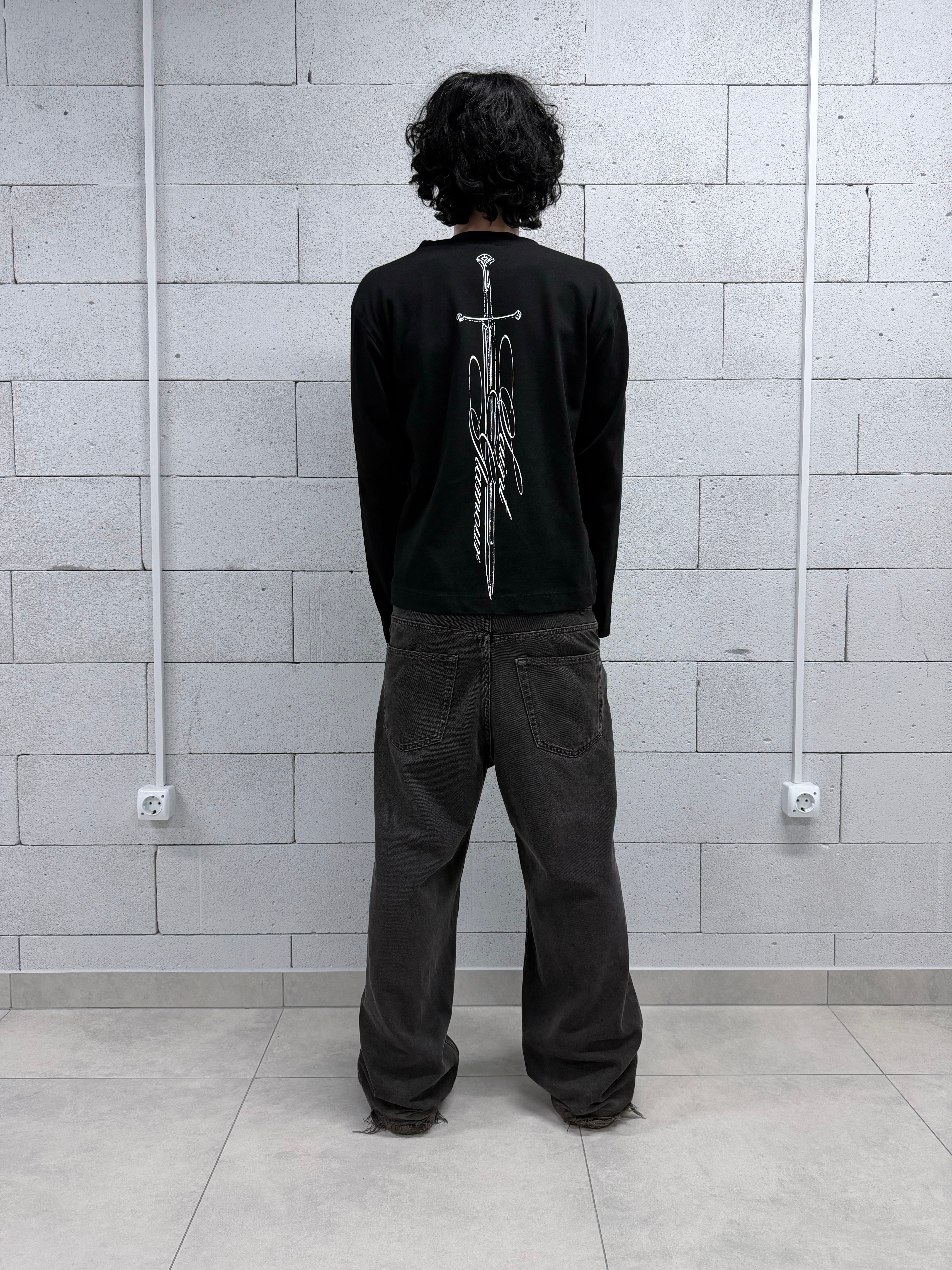«DAGGER» BLACK LONGSLEEVE