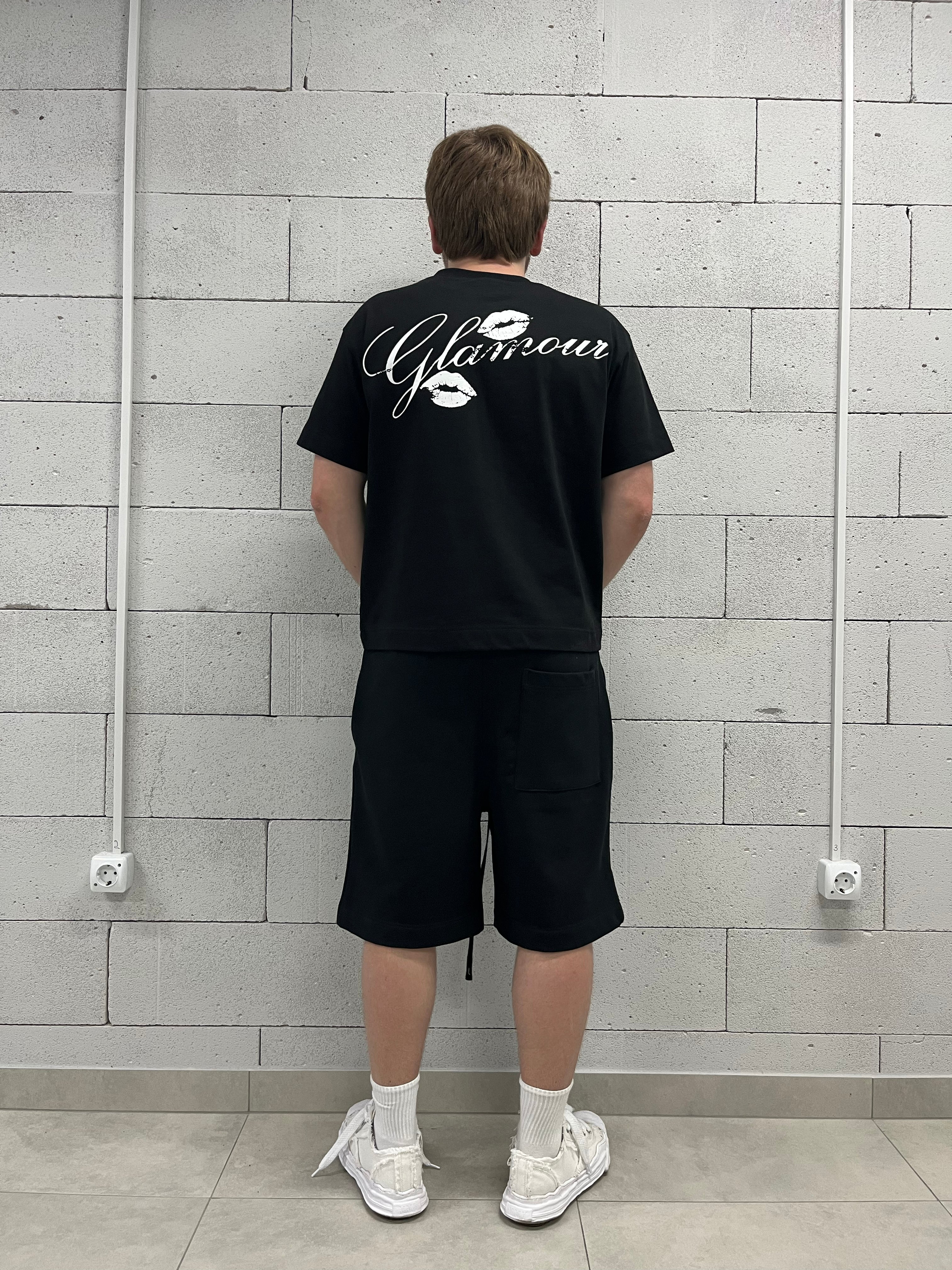 «GLAMOUR» BLACK T-SHIRT