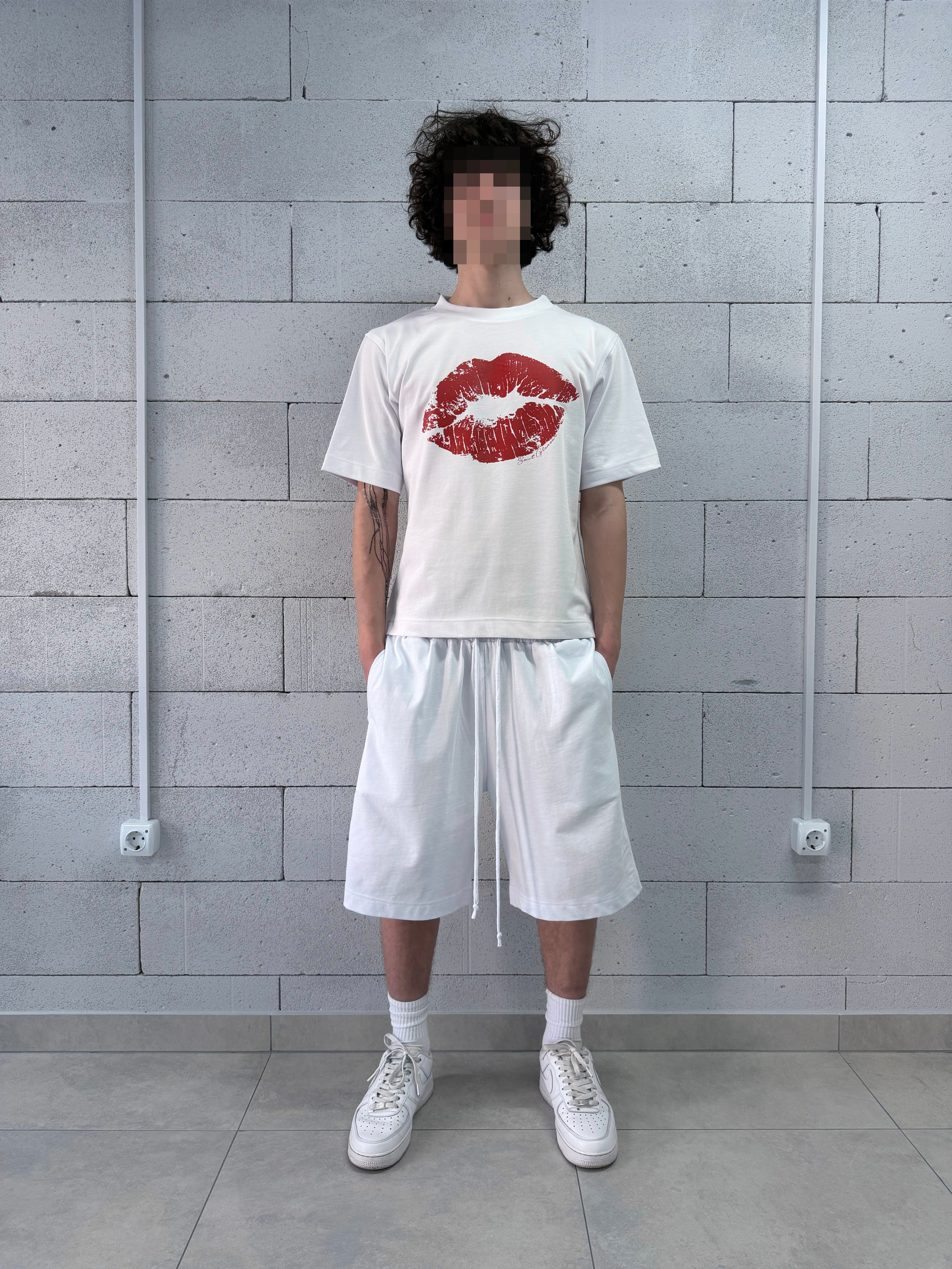 «LOVE KISS» WHITE T-SHIRT