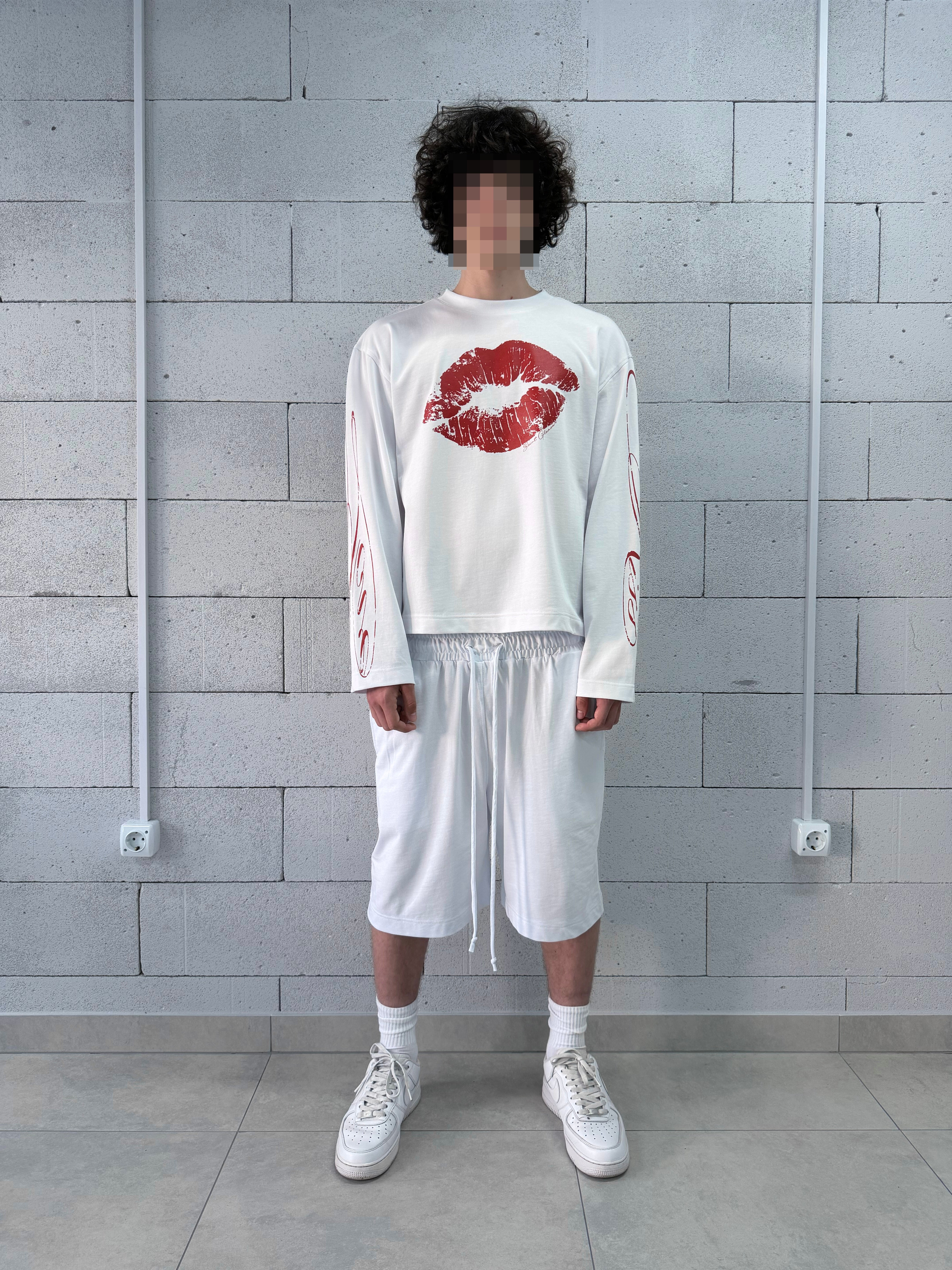 «LOVE KISS» WHITE LONGSLEEVE